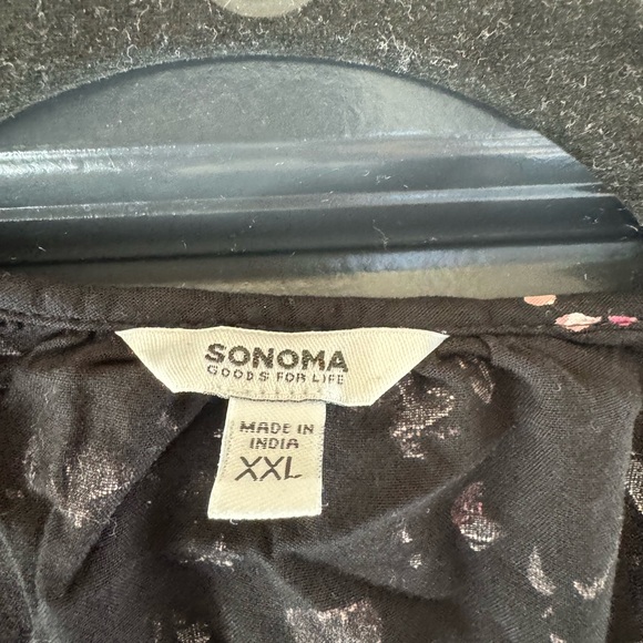 XXL black blouse with abstract floral design - Picture 2 of 3